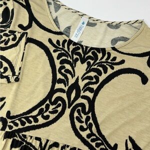 Paisley Grace Top Round Neck 3/4 Sleeve Tan/Black Paisley Stretchy Size Large H5